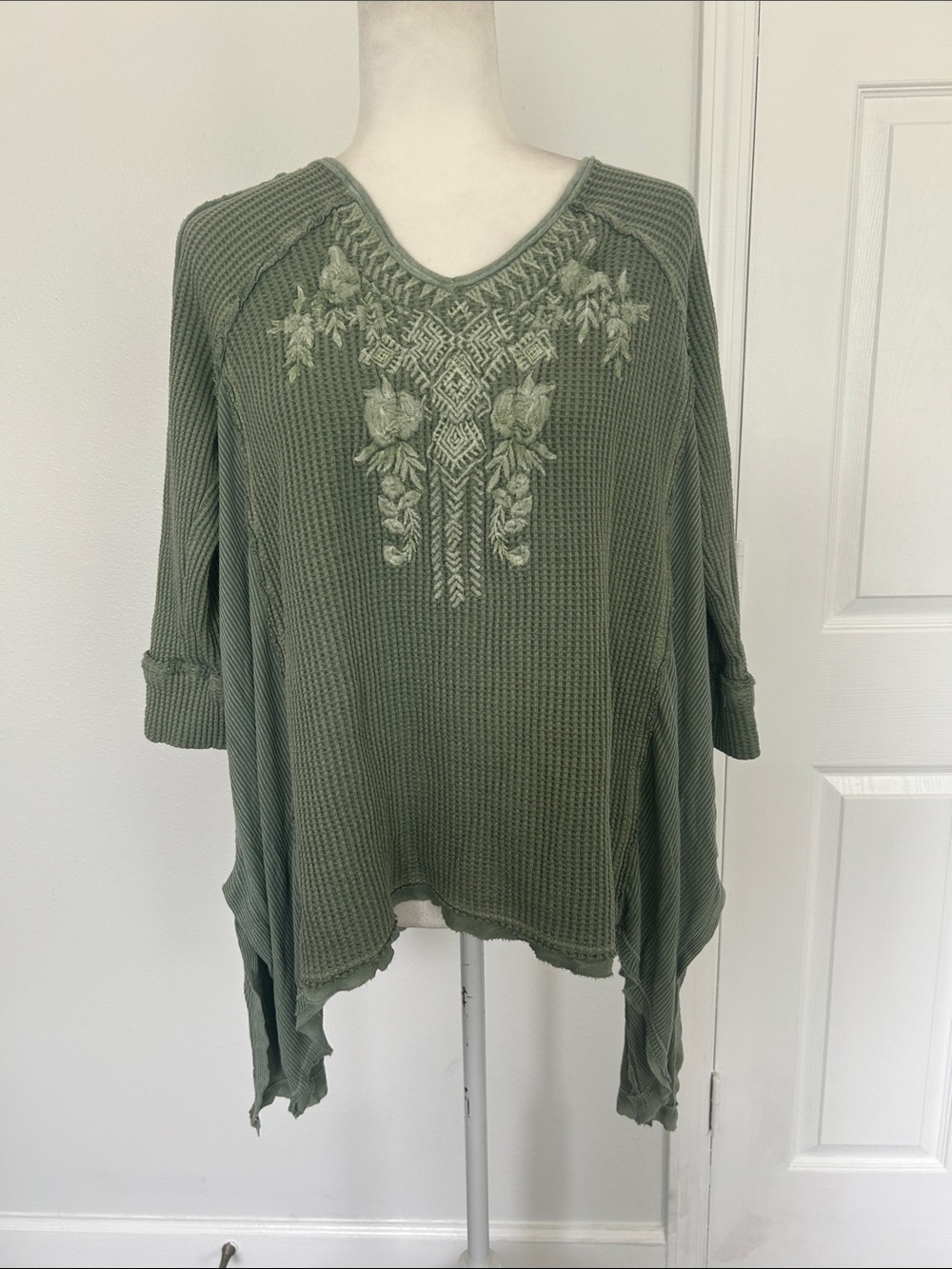 Relaxed Olive Green Embroidered Waffle Knit Tunic. Size M